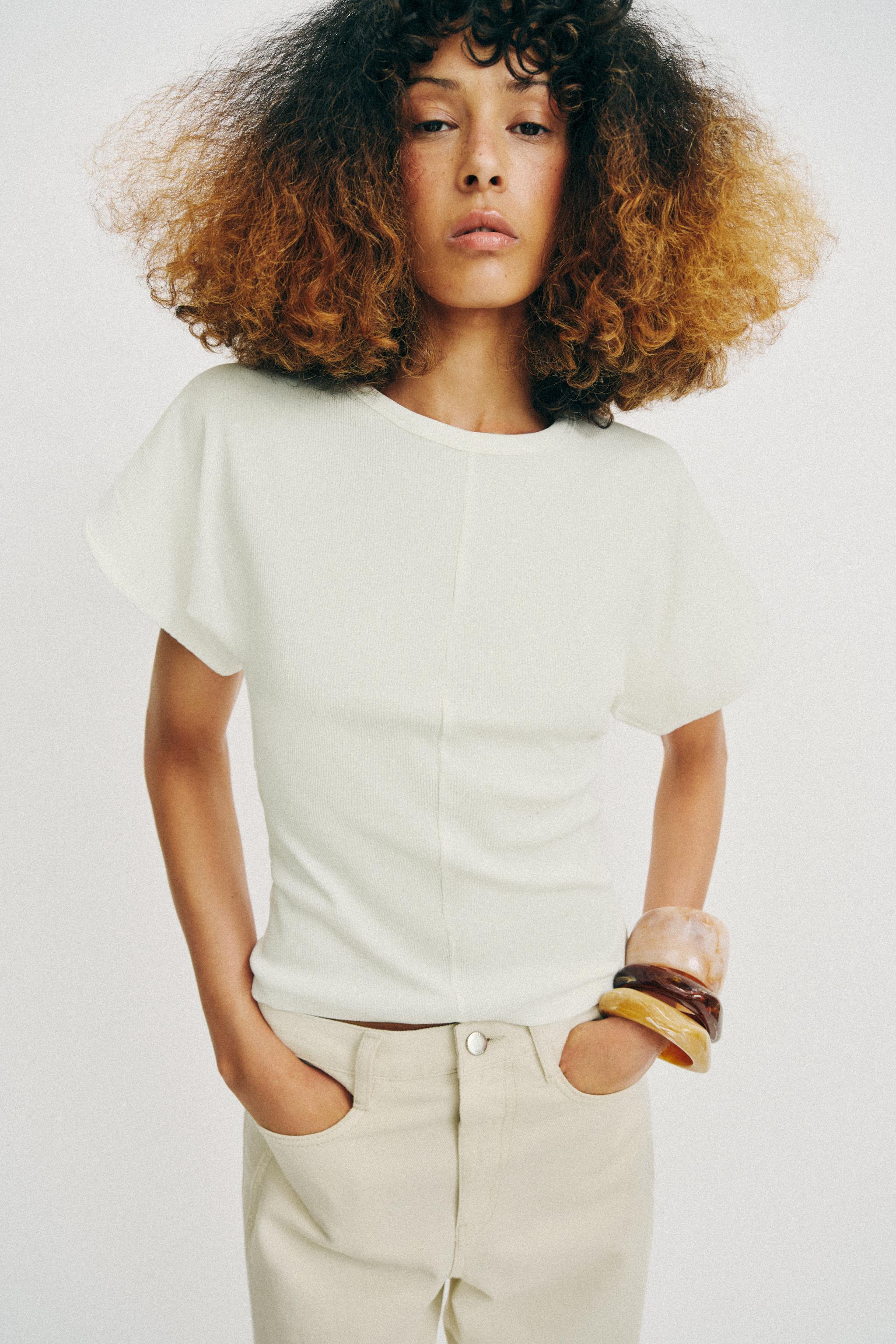 T-SHIRT À MANCHES BOUFFANTES